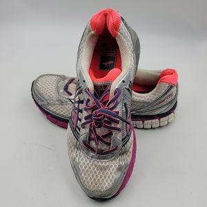 Women's Brooks Adrenaline GTS 14 Size  10.5